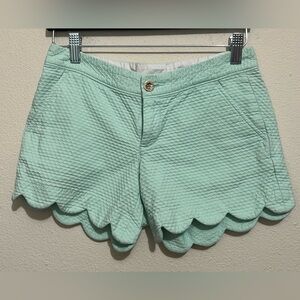 Lilly Pulitzer Green Scalloped Women Shorts size 00